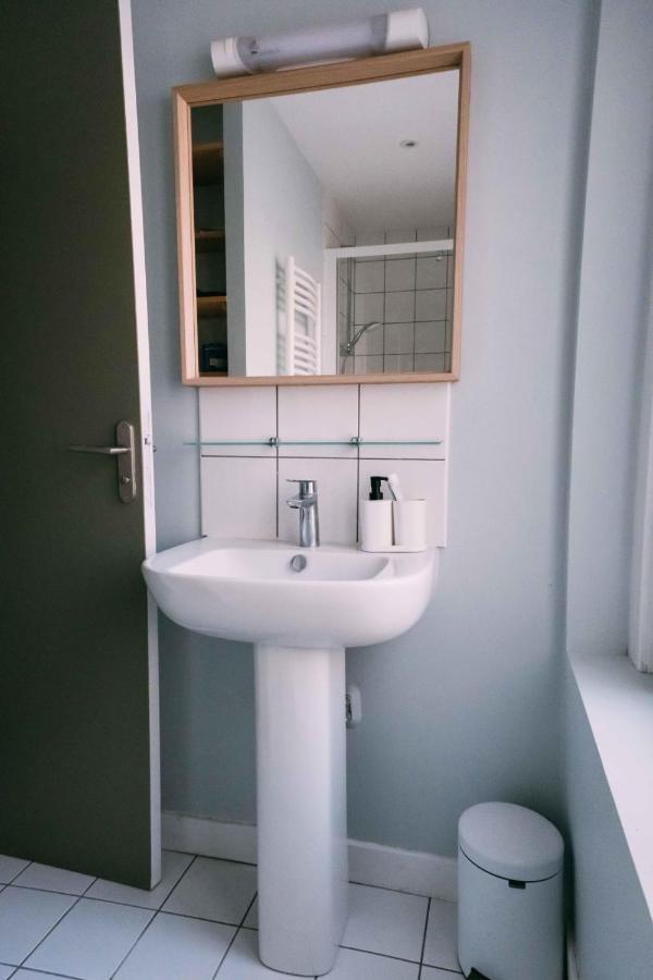 Charming Apartment With Terrace In Lille Exteriör bild